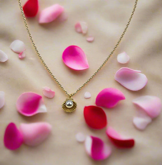 14K Gold Fill Sea Shell Necklace With Pearl