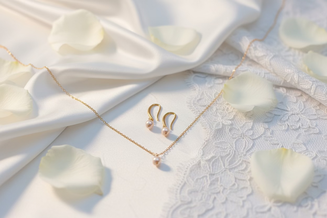 Peach Pearl Bridesmaid Necklace Gift Set, Perfect for bridesmaids and wedding celebrations, this elegant soft peach pearl necklace and earring set c
