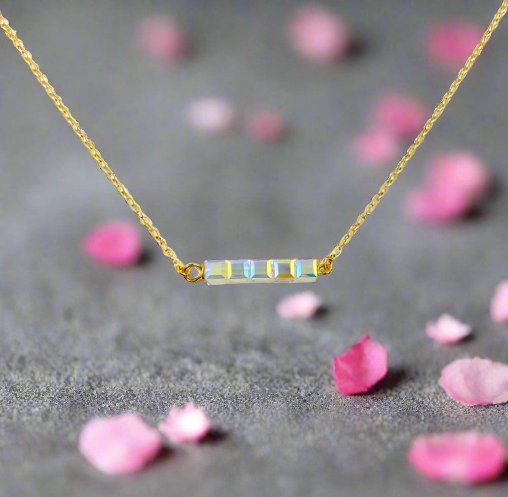 Diamond Crystal AB Cube Bar Necklace Charm Jewelry is an effortlessly gorgeous and minimalist necklace that will become a daily staple. 
