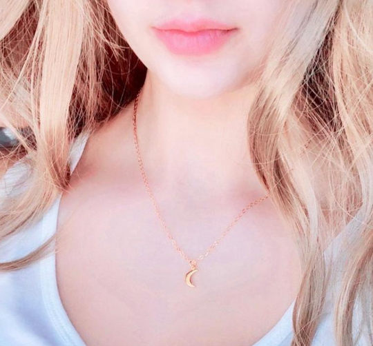 Gold Crescent Moon Necklace - AR TodayCharm Jewelry Company