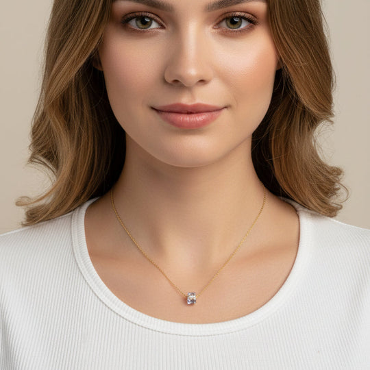 Crystal Cube Necklace Charm Jewelry Minimalist Style, is an effortlessly gorgeous and minimalist necklace that will become a daily staple. 